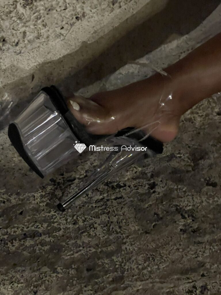 Naomi Black Fetish Mistress Roma